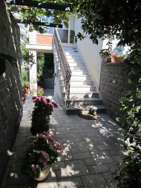 Guesthouse Leasol Lucija Exterior foto